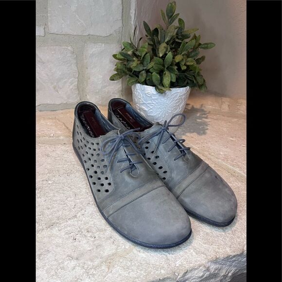 NOAT Lalo grey suede perforated sneaker sz 42 - Picture 1 of 6